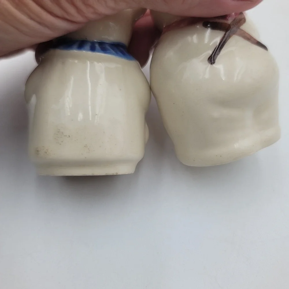 Vintage Shawnee Pottery Smiley and Winnie Pig Salt and Pepper Shakers Set